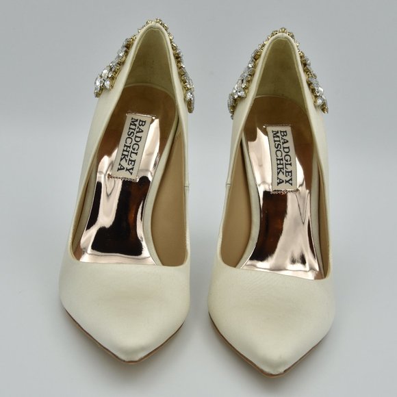 Like-new Badgley Mischka Gorgeous Pointed Toe Evening Shoes Pumps, Ivory, Size 5 - Picture 4 of 14